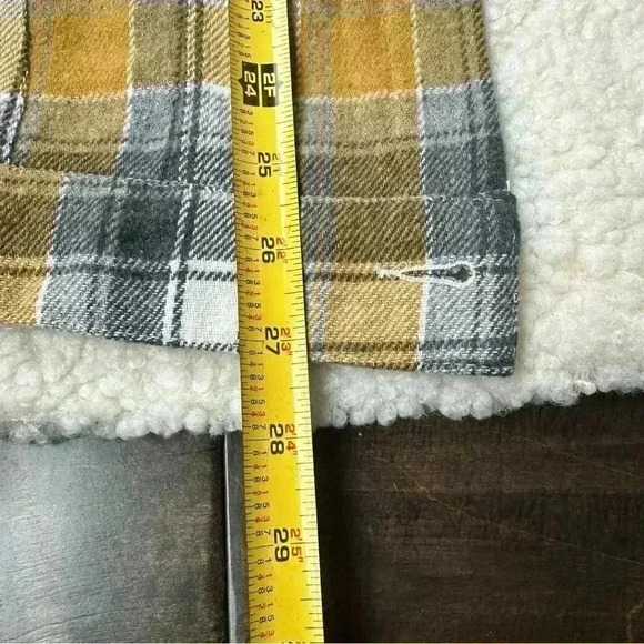 Davi & Dani RILEY PLAID & SHERPA
JACKET Size Medium And Large - Picture 8 of 9